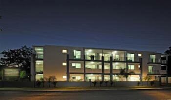 Shoal Bay Beachclub Apartments - Accommodation Rockhampton 2