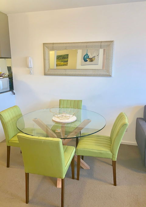 Luxury Apartment With View - Accommodation Rockhampton 3