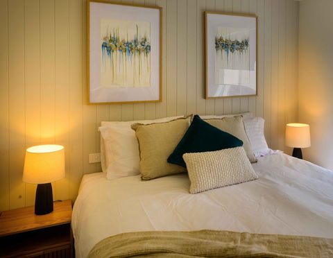 Georges Bay Apartments - Accommodation Rockhampton 1