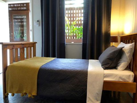 Five 3 Five - The Beachside Barracks - Accommodation Rockhampton 3
