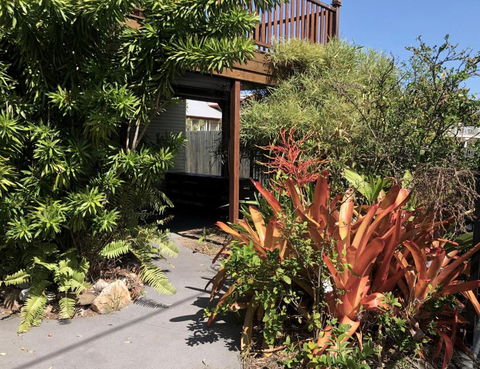 Five 3 Five - The Beachside Barracks - Accommodation Rockhampton 5