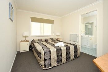 Lakeside Holiday Park - Accommodation Rockhampton 3