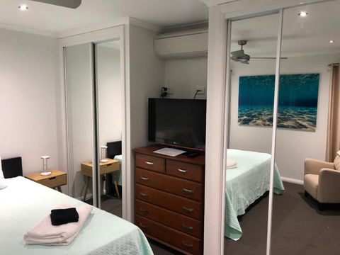 Beach & Bay Holiday House - Accommodation Rockhampton 6