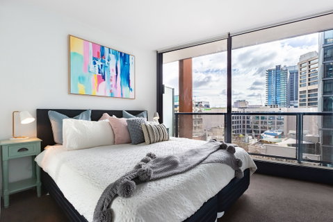 Ella, 1BDR Melbourne Apartment - Accommodation Rockhampton 3