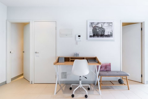 Ella, 1BDR Melbourne Apartment - Accommodation Rockhampton 5