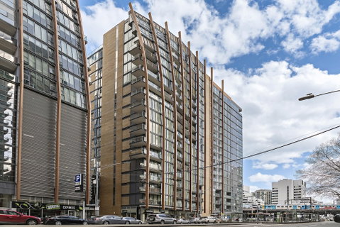 Ella, 1BDR Melbourne Apartment - Accommodation Rockhampton 0