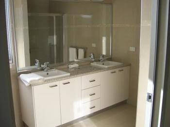 Harbour Views - Accommodation Rockhampton 1