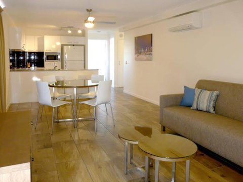 Direct Hotels Governor Apartments - Accommodation Rockhampton 0
