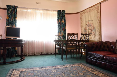 Apartments Downtown - Accommodation Rockhampton 4