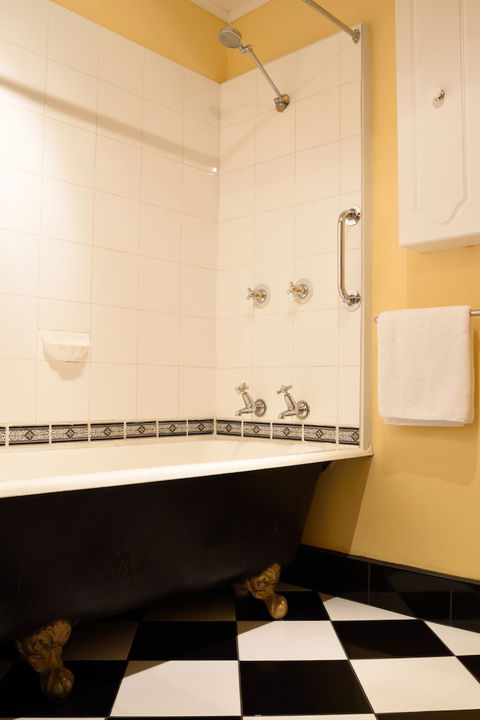 Apartments Downtown - Accommodation Rockhampton 3