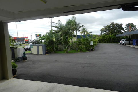 Golden Palms Motor Inn - Accommodation Rockhampton 3