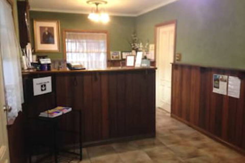 Charles Rasp Motor Inn & Cottages - Accommodation Rockhampton 0