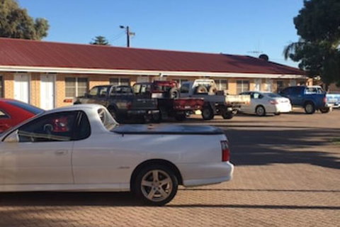 Charles Rasp Motor Inn & Cottages - Accommodation Rockhampton 3