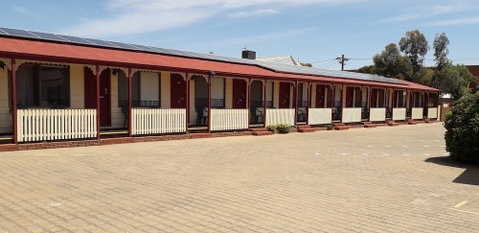 Daydream Motel And Apartments - Accommodation Rockhampton 1