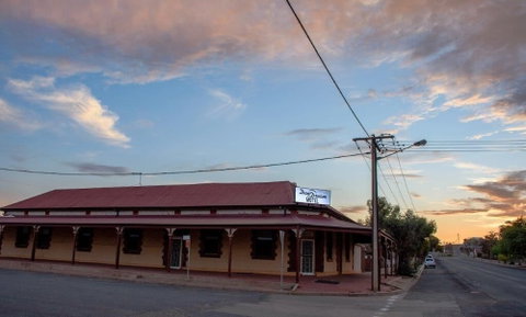 Daydream Motel And Apartments - Accommodation Rockhampton 2