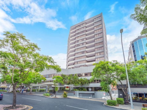 The Astor Apartments - Accommodation Rockhampton 0