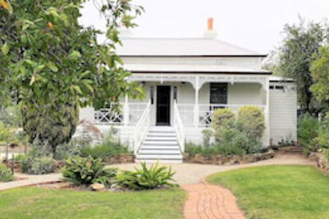 Fairbank House - Accommodation Rockhampton 0