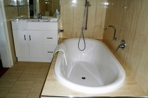 Fairbank House - Accommodation Rockhampton 4