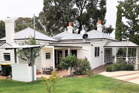 Fairbank House - Accommodation Rockhampton 1