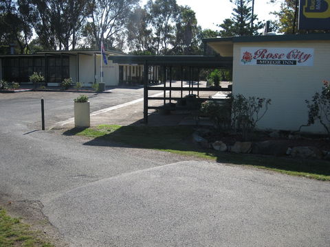 Rose City Motor Inn - Accommodation Rockhampton 3