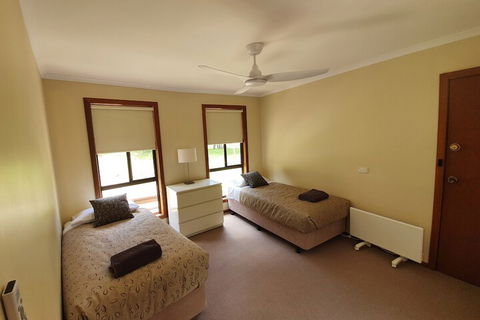 Annies Holiday Units - Accommodation Rockhampton 5