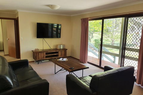 Annies Holiday Units - Accommodation Rockhampton 7