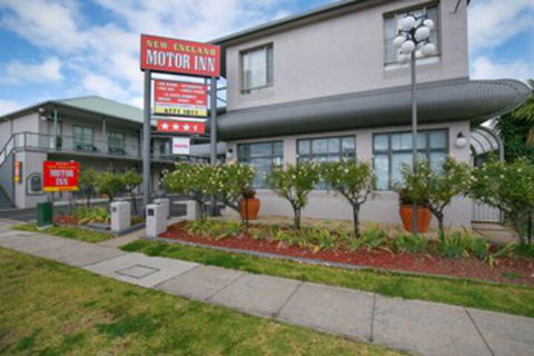 New England Motor Inn - Accommodation Rockhampton 0