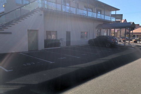 New England Motor Inn - Accommodation Rockhampton 5
