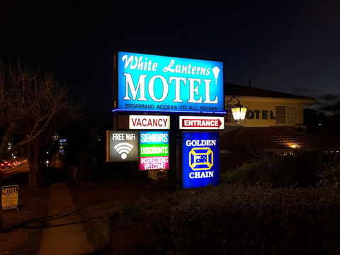 White Lanterns Motel - Accommodation Rockhampton 0