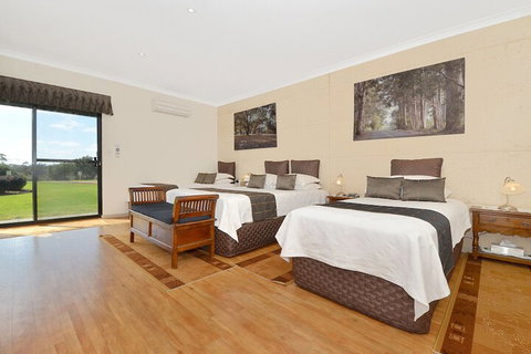 Sensational Heights Bed & Breakfast - Accommodation Rockhampton 6