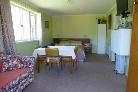 Quamby Pines Chalet - Accommodation Rockhampton 7