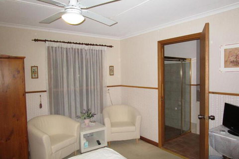 Southern Vales Bed & Breakfast - Accommodation Rockhampton 4