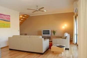The Lakes Apartments - Accommodation Rockhampton 2