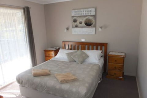 Lakes Entrance Country Cottages - Accommodation Rockhampton 0