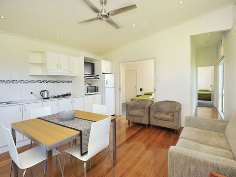 NRMA Eastern Beach Holiday Park - Accommodation Rockhampton 5