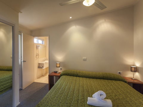 NRMA Eastern Beach Holiday Park - Accommodation Rockhampton 2