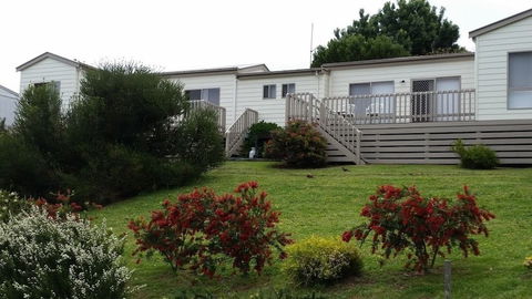 Lookout Holiday Units - Accommodation Rockhampton 3