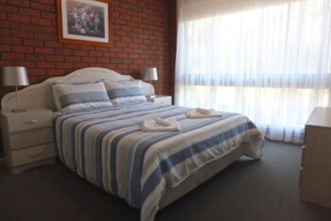 Paradise Holiday Apartments - Accommodation Rockhampton 0