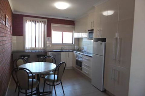 Paradise Holiday Apartments - Accommodation Rockhampton 3