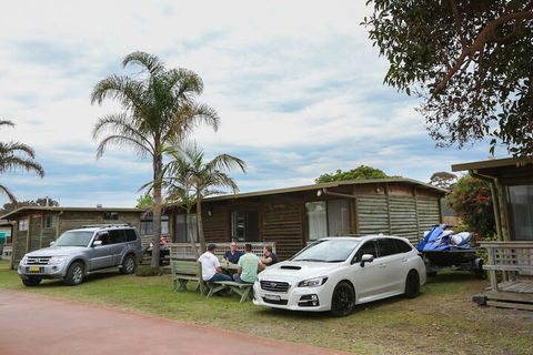 Lazy Acre Log Cabins - Accommodation Rockhampton 5