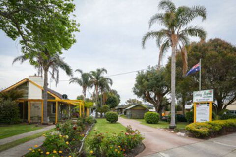 Lazy Acre Log Cabins - Accommodation Rockhampton 0