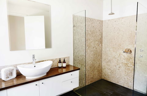 Polperro Villas - Accommodation Rockhampton 0