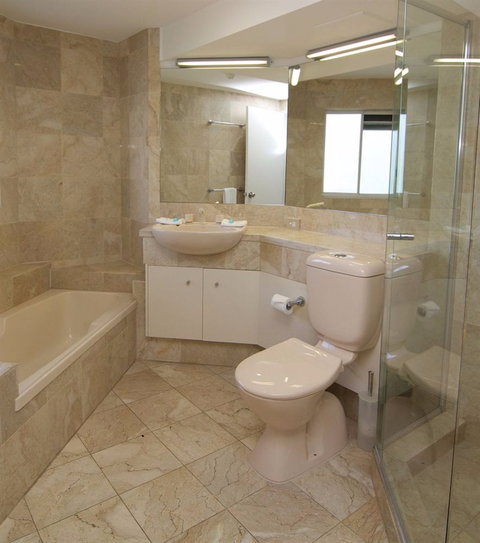 Surfers Mayfair - Accommodation Rockhampton 6