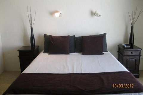 Noosa Terrace & Belmondos Waterfront Resort - Accommodation Rockhampton 0