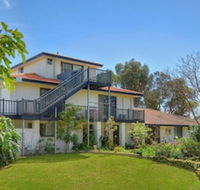 Martin Fields Beach Retreat - Accommodation Rockhampton