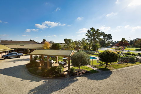 Statesman Motor Inn - Accommodation Rockhampton 0
