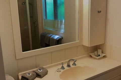 Cocos Beach Bungalows - Accommodation Rockhampton 7