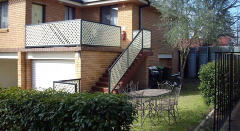 Estelle Kramer Motor Inn - Accommodation Rockhampton 0