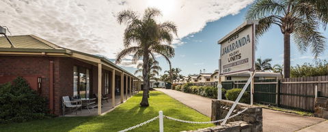 Lakes Jakaranda Holiday Units - Accommodation Rockhampton 0