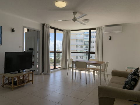 Burleigh Gardens North Hi-Rise - Accommodation Rockhampton 3